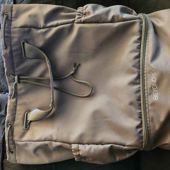 Beyond Yoga Gray Backpack - Picture 1 of 3